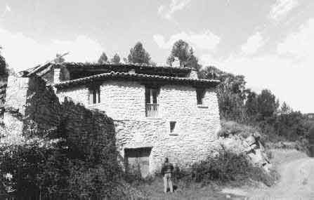 wpe46.jpg (16480 bytes)